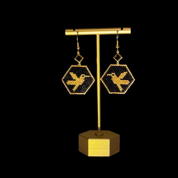 Beaded gold Hummingbird on black earrings, classy black motif hexagonal shape - Picture 6 of 6